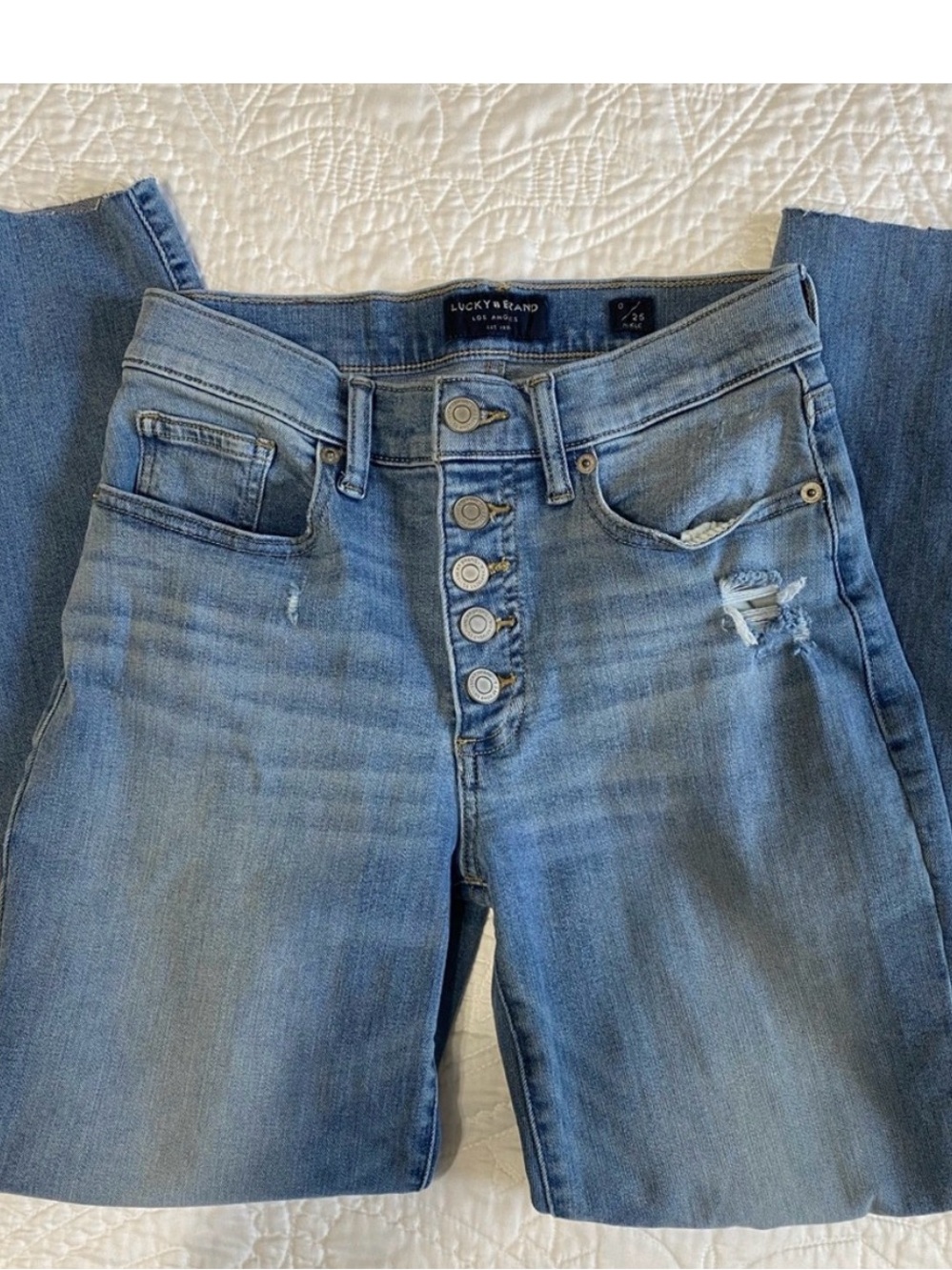 Lucky Brand High-Rise Button-Fly Jeans in Light Blue Wash